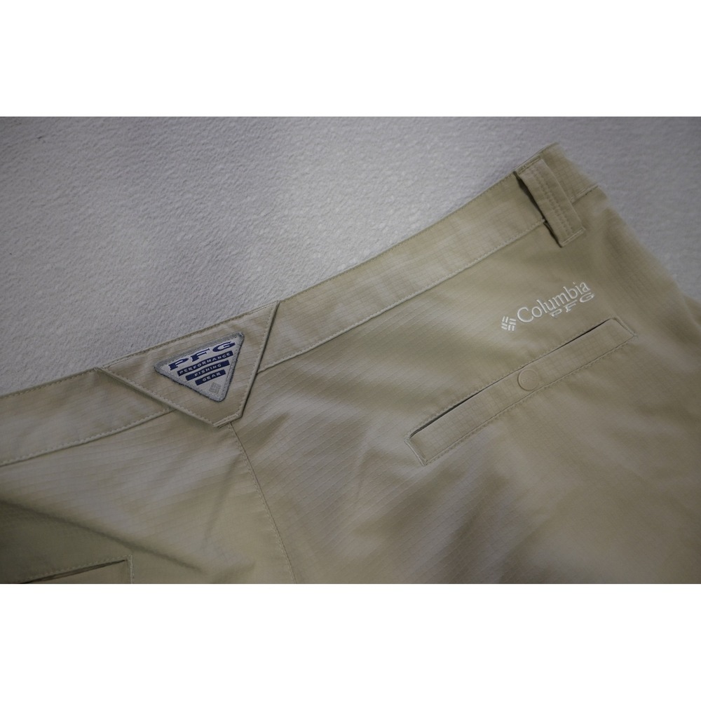 Columbia PFG Cargo Shorts Mens 38 Tan Ripstop Hiking Outdoor Excellent